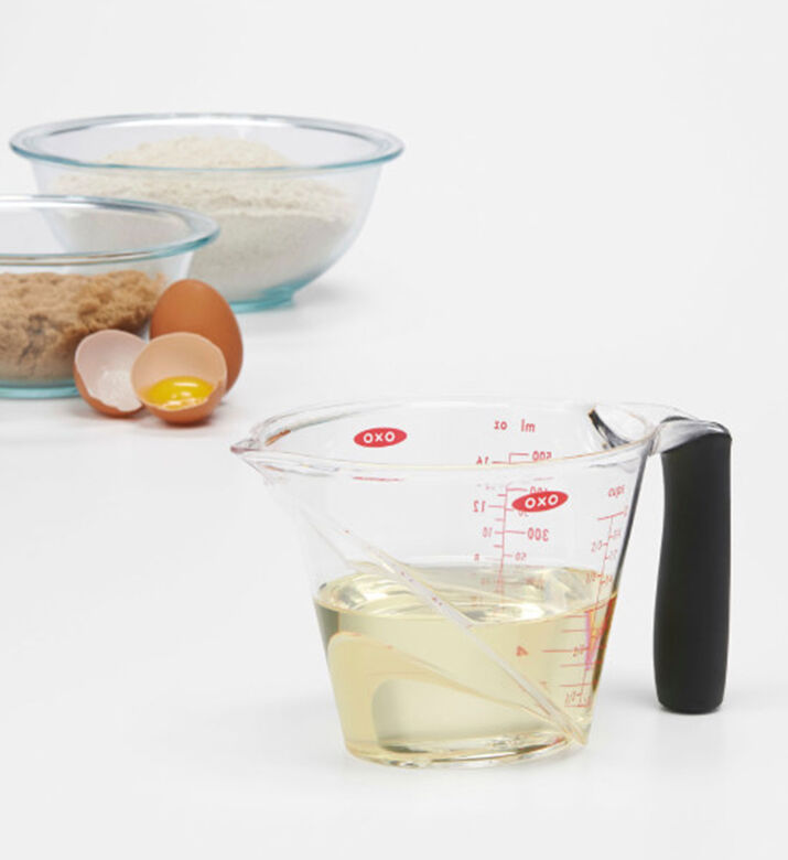 Plastic Angled Measuring Cup