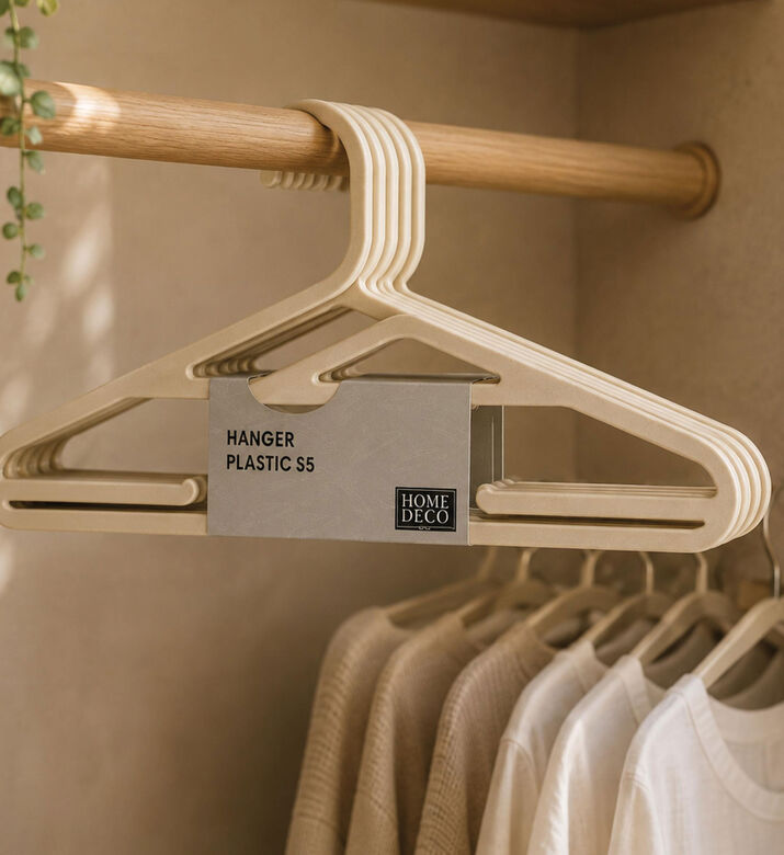 Home Deco and More Plastic Clothes Hanger, Packshot View