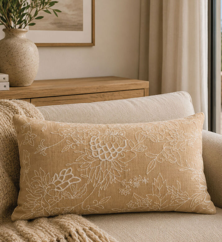 Home Deco and More Lodi Handloom Cotton Throw Filled And Vaccumed Cushion, Packshot View