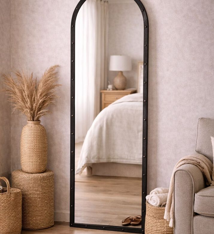 Home Deco and More Jenny Metal Frame Mirror, Packshot View
