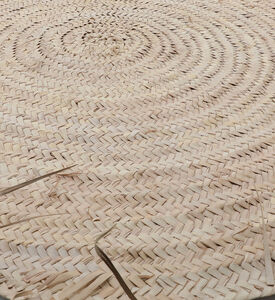 Round Fringes Wall Decoration