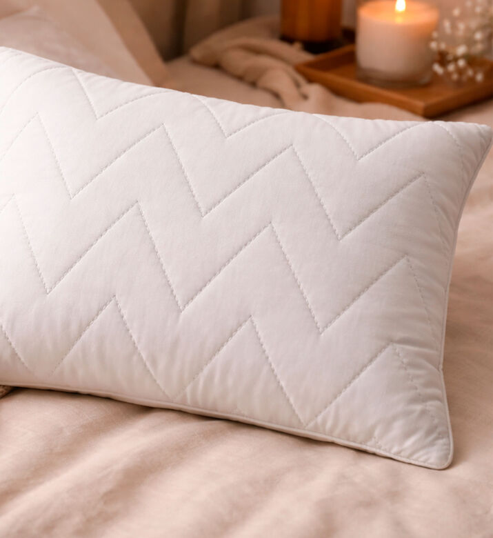 Home Deco and More Cotton Padded Pillowcase, Packshot View