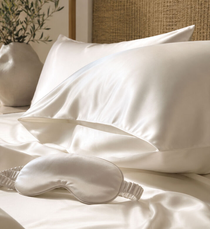 Home Deco and More Mulberry Silk Sleeping Set, Off-white, Packshot View