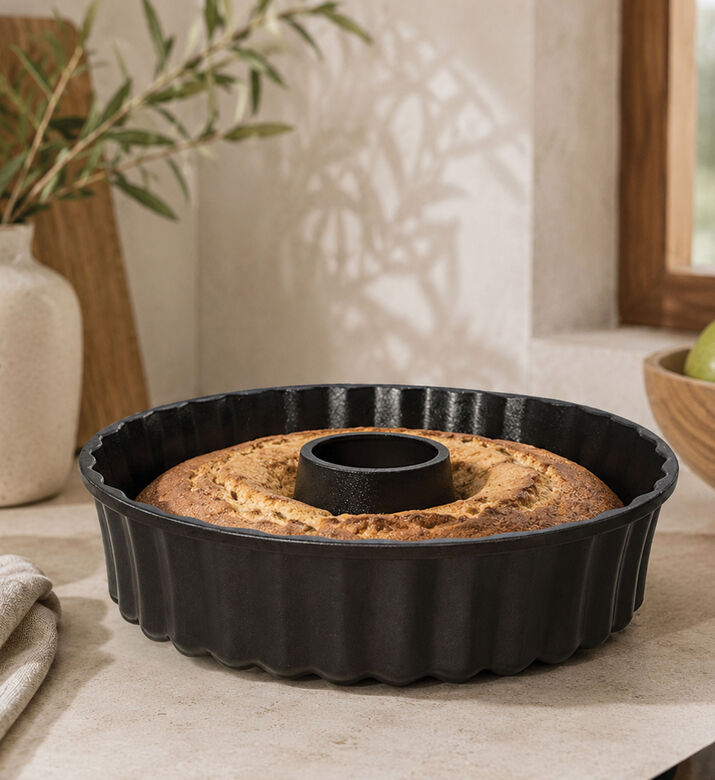 Risoli Bundt Cake Pan 26 Cm, Black, 26-cm, Packshot View