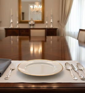 Home Deco and More Gold-rimmed Presentation Plate - 31 Cm, Packshot View