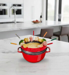 Staub Round Fondue Pot Set, Packshot View