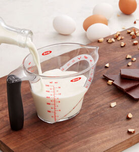 Plastic Angled Measuring Cup