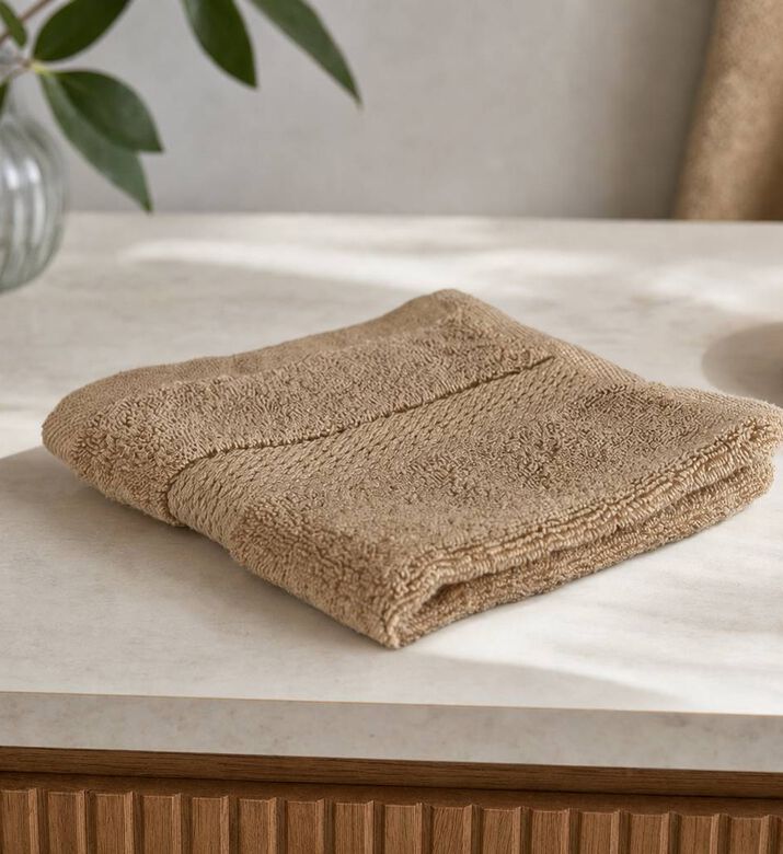 Home Deco and More Fabric Bordered Bath Towel, Model View