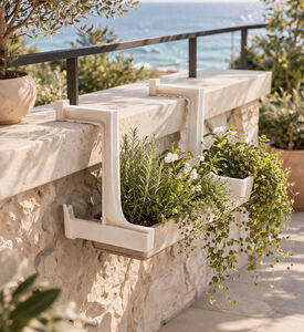 Home Deco and More Plastic Pot Brackets 2-piece Set, Packshot View