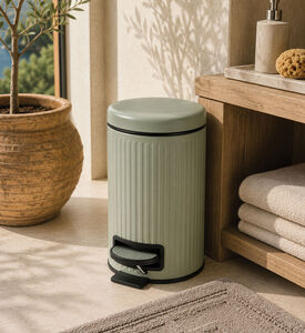 Home Deco and More Iron Foot Pedal Bin, Green, Packshot View