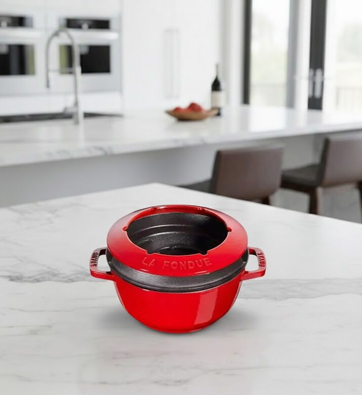 Staub Round Fondue Pot Set, Packshot View