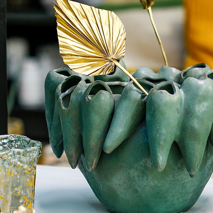 Vases & Flowers