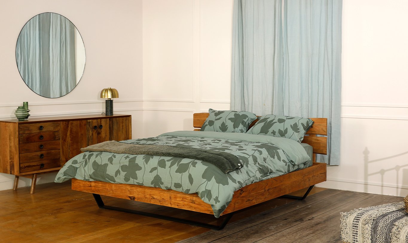 Soft and elegant bedding set designed to bring comfort and style to your bedroom, creating the perfect sleep environment