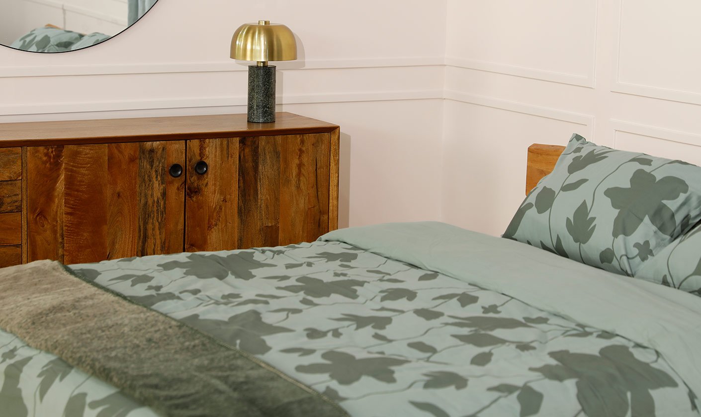 Soft and elegant bedding set designed to bring comfort and style to your bedroom, creating the perfect sleep environment
